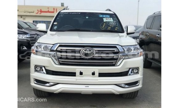 Acheter Import Voiture Toyota Land Cruiser Blanc à Import - Dubai, Artibonite Acheter Import Voiture Toyota Land Cruiser Blanc à Import - Dubai, Artibonite