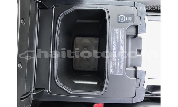 Acheter Import Voiture Toyota Land Cruiser Blanc à Import - Dubai, Artibonite Acheter Import Voiture Toyota Land Cruiser Blanc à Import - Dubai, Artibonite