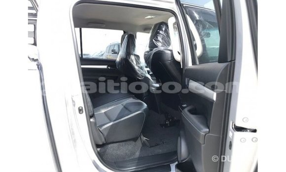 Acheter Import Voiture Toyota Hilux Autre à Import - Dubai, Artibonite Acheter Import Voiture Toyota Hilux Autre à Import - Dubai, Artibonite