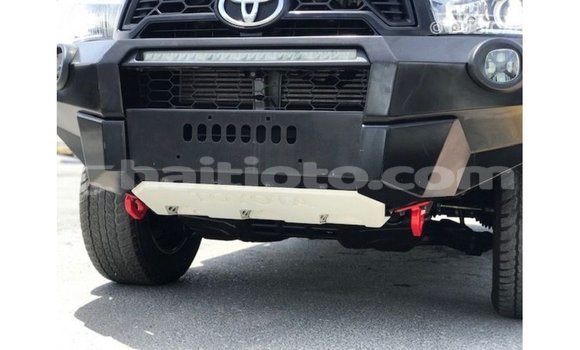 Acheter Import Voiture Toyota Hilux Autre à Import - Dubai, Artibonite Acheter Import Voiture Toyota Hilux Autre à Import - Dubai, Artibonite