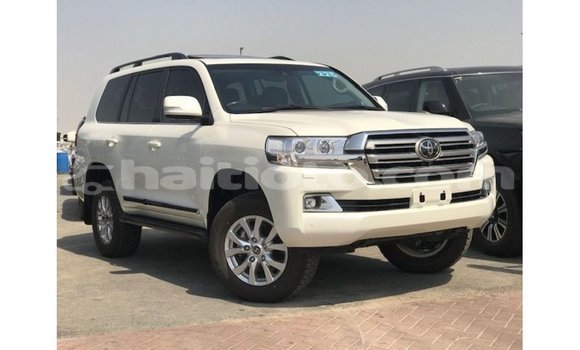 Acheter Import Voiture Toyota Land Cruiser Blanc à Import - Dubai, Artibonite Acheter Import Voiture Toyota Land Cruiser Blanc à Import - Dubai, Artibonite