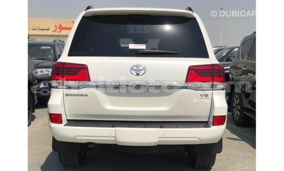 Acheter Import Voiture Toyota Land Cruiser Blanc à Import - Dubai, Artibonite Acheter Import Voiture Toyota Land Cruiser Blanc à Import - Dubai, Artibonite