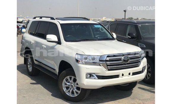 Acheter Import Voiture Toyota Land Cruiser Blanc à Import - Dubai, Artibonite Acheter Import Voiture Toyota Land Cruiser Blanc à Import - Dubai, Artibonite