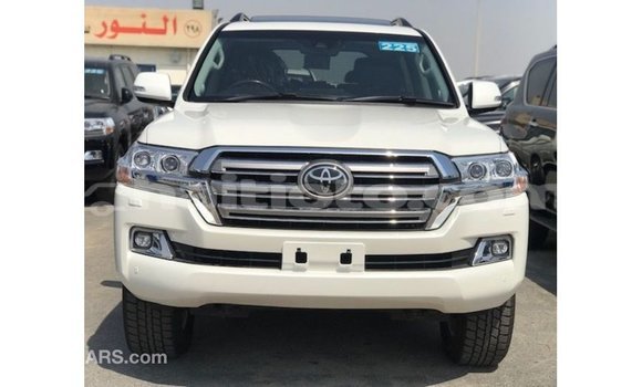 Acheter Import Voiture Toyota Land Cruiser Blanc à Import - Dubai, Artibonite Acheter Import Voiture Toyota Land Cruiser Blanc à Import - Dubai, Artibonite