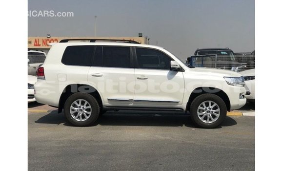 Acheter Import Voiture Toyota Land Cruiser Blanc à Import - Dubai, Artibonite Acheter Import Voiture Toyota Land Cruiser Blanc à Import - Dubai, Artibonite
