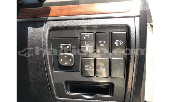 Acheter Import Voiture Toyota Land Cruiser Blanc à Import - Dubai, Artibonite Acheter Import Voiture Toyota Land Cruiser Blanc à Import - Dubai, Artibonite