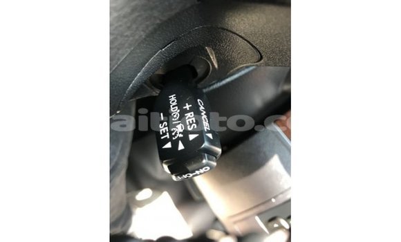 Acheter Import Voiture Toyota Land Cruiser Blanc à Import - Dubai, Artibonite Acheter Import Voiture Toyota Land Cruiser Blanc à Import - Dubai, Artibonite