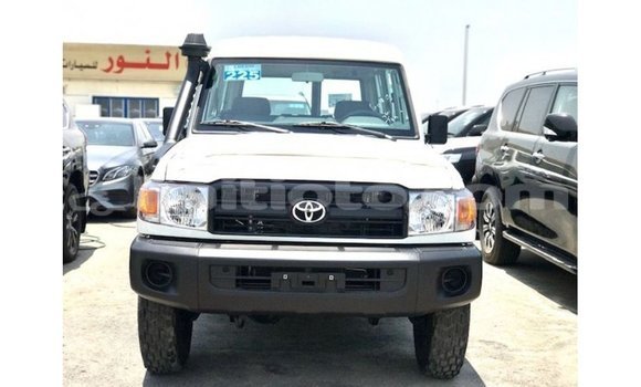 Acheter Import Voiture Toyota Land Cruiser Blanc à Import - Dubai, Artibonite Acheter Import Voiture Toyota Land Cruiser Blanc à Import - Dubai, Artibonite