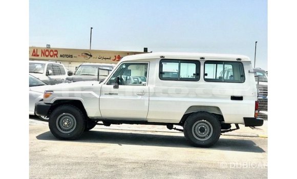 Acheter Import Voiture Toyota Land Cruiser Blanc à Import - Dubai, Artibonite Acheter Import Voiture Toyota Land Cruiser Blanc à Import - Dubai, Artibonite