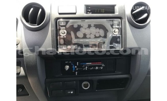 Acheter Import Voiture Toyota Land Cruiser Blanc à Import - Dubai, Artibonite Acheter Import Voiture Toyota Land Cruiser Blanc à Import - Dubai, Artibonite