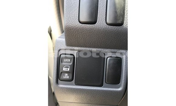 Acheter Import Voiture Toyota Land Cruiser Blanc à Import - Dubai, Artibonite Acheter Import Voiture Toyota Land Cruiser Blanc à Import - Dubai, Artibonite