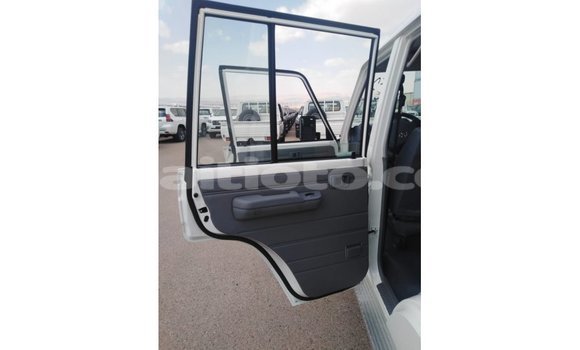 Buy Import Toyota Land Cruiser White Car in Import - Dubai in Artibonite Buy Import Toyota Land Cruiser White Car in Import - Dubai in Artibonite