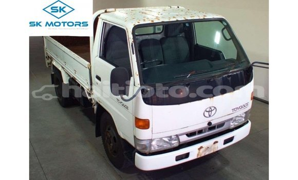 Acheter Import Voiture Toyota Dyna Blanc à Import - Dubai, Artibonite