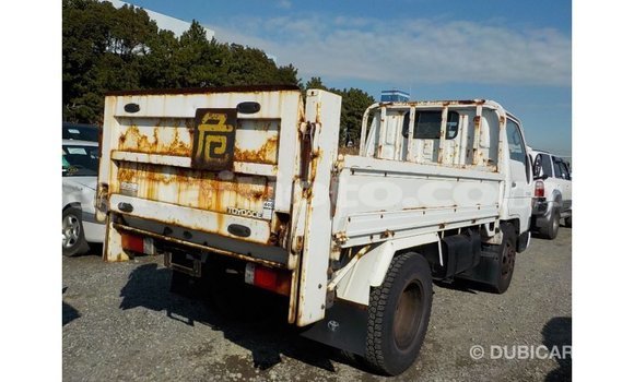 Acheter Import Voiture Toyota Dyna Blanc à Import - Dubai, Artibonite Acheter Import Voiture Toyota Dyna Blanc à Import - Dubai, Artibonite