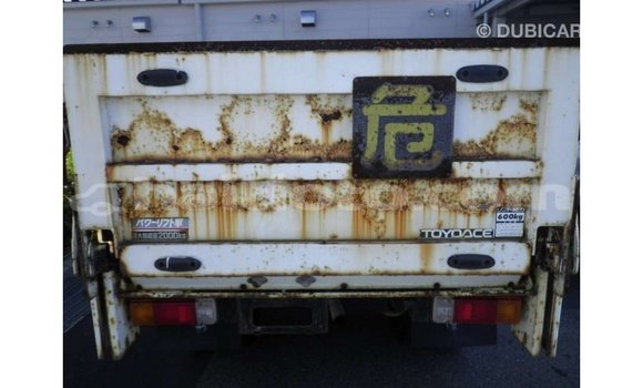 Acheter Import Voiture Toyota Dyna Blanc à Import - Dubai, Artibonite Acheter Import Voiture Toyota Dyna Blanc à Import - Dubai, Artibonite