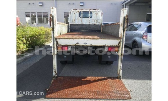 Acheter Import Voiture Toyota Dyna Blanc à Import - Dubai, Artibonite Acheter Import Voiture Toyota Dyna Blanc à Import - Dubai, Artibonite