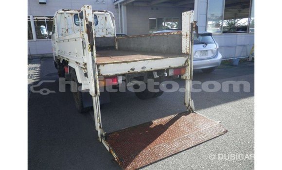 Acheter Import Voiture Toyota Dyna Blanc à Import - Dubai, Artibonite Acheter Import Voiture Toyota Dyna Blanc à Import - Dubai, Artibonite