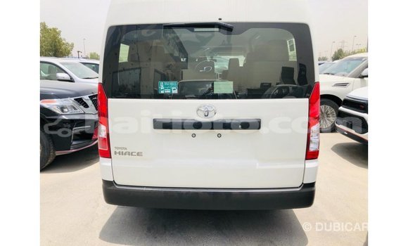 Acheter Import Voiture Toyota Hiace Blanc à Import - Dubai, Artibonite Acheter Import Voiture Toyota Hiace Blanc à Import - Dubai, Artibonite