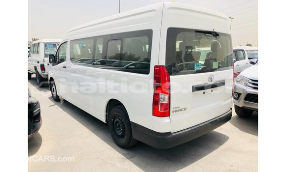 Acheter Import Voiture Toyota Hiace Blanc à Import - Dubai, Artibonite Acheter Import Voiture Toyota Hiace Blanc à Import - Dubai, Artibonite