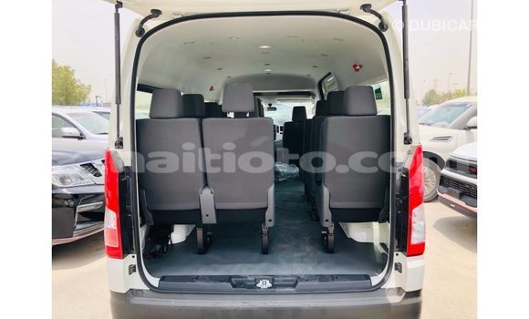 Acheter Import Voiture Toyota Hiace Blanc à Import - Dubai, Artibonite Acheter Import Voiture Toyota Hiace Blanc à Import - Dubai, Artibonite