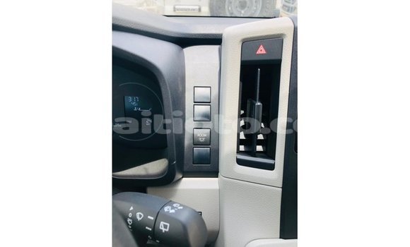 Acheter Import Voiture Toyota Hiace Blanc à Import - Dubai, Artibonite Acheter Import Voiture Toyota Hiace Blanc à Import - Dubai, Artibonite