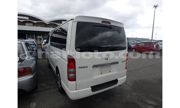 Acheter Import Voiture Toyota Hiace Blanc à Import - Dubai, Artibonite Acheter Import Voiture Toyota Hiace Blanc à Import - Dubai, Artibonite
