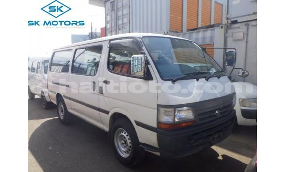 Acheter Import Voiture Toyota Hiace Blanc à Import - Dubai, Artibonite Acheter Import Voiture Toyota Hiace Blanc à Import - Dubai, Artibonite
