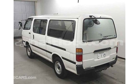 Acheter Import Voiture Toyota Hiace Blanc à Import - Dubai, Artibonite Acheter Import Voiture Toyota Hiace Blanc à Import - Dubai, Artibonite