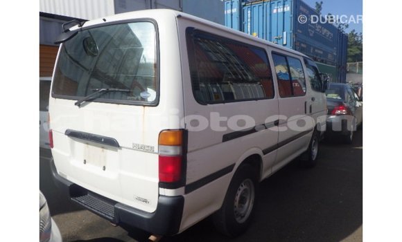 Acheter Import Voiture Toyota Hiace Blanc à Import - Dubai, Artibonite Acheter Import Voiture Toyota Hiace Blanc à Import - Dubai, Artibonite