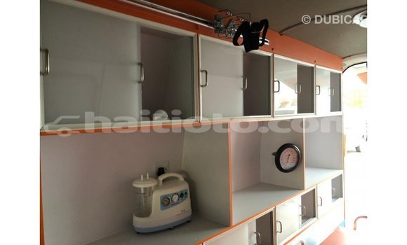 Buy Import Toyota Hiace White Car in Import - Dubai in Artibonite Buy Import Toyota Hiace White Car in Import - Dubai in Artibonite