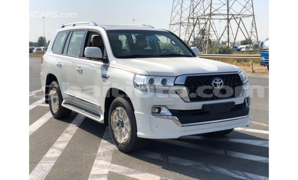 Acheter Import Voiture Toyota Land Cruiser Blanc à Import - Dubai, Artibonite Acheter Import Voiture Toyota Land Cruiser Blanc à Import - Dubai, Artibonite