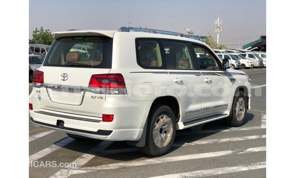 Acheter Import Voiture Toyota Land Cruiser Blanc à Import - Dubai, Artibonite Acheter Import Voiture Toyota Land Cruiser Blanc à Import - Dubai, Artibonite