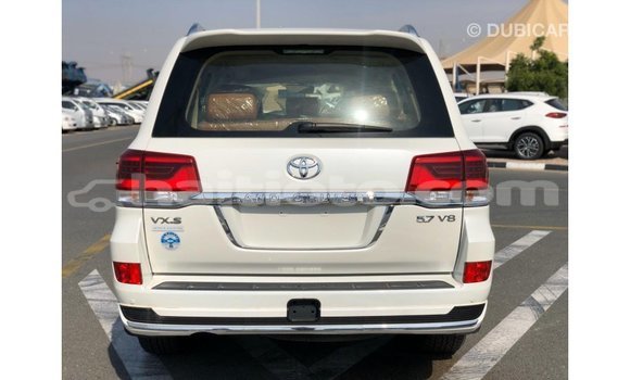 Acheter Import Voiture Toyota Land Cruiser Blanc à Import - Dubai, Artibonite Acheter Import Voiture Toyota Land Cruiser Blanc à Import - Dubai, Artibonite