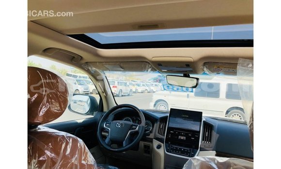 Acheter Import Voiture Toyota Land Cruiser Blanc à Import - Dubai, Artibonite Acheter Import Voiture Toyota Land Cruiser Blanc à Import - Dubai, Artibonite