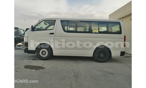 Acheter Import Voiture Toyota Hiace Blanc à Import - Dubai, Artibonite Acheter Import Voiture Toyota Hiace Blanc à Import - Dubai, Artibonite