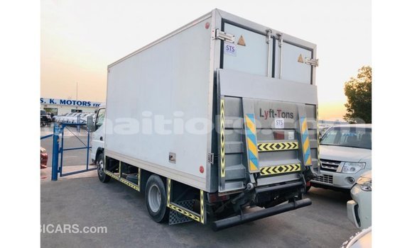 Acheter Import Voiture Mitsubishi Carisma Blanc à Import - Dubai, Artibonite Acheter Import Voiture Mitsubishi Carisma Blanc à Import - Dubai, Artibonite