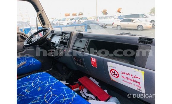 Acheter Import Voiture Mitsubishi Carisma Blanc à Import - Dubai, Artibonite Acheter Import Voiture Mitsubishi Carisma Blanc à Import - Dubai, Artibonite