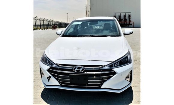 Acheter Import Voiture Hyundai Elantra Blanc à Import - Dubai, Artibonite