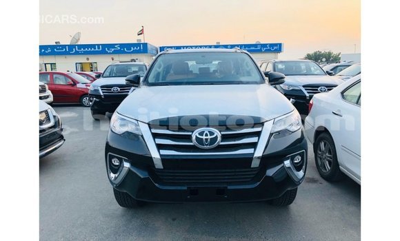 Acheter Import Voiture Toyota Fortuner Noir à Import - Dubai, Artibonite Acheter Import Voiture Toyota Fortuner Noir à Import - Dubai, Artibonite