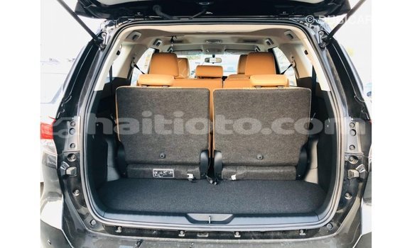 Acheter Import Voiture Toyota Fortuner Noir à Import - Dubai, Artibonite Acheter Import Voiture Toyota Fortuner Noir à Import - Dubai, Artibonite
