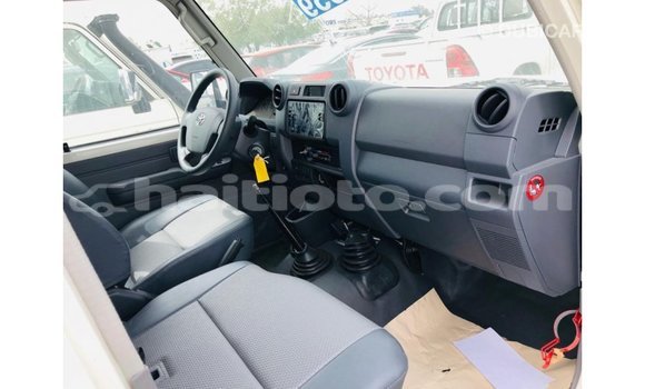 Buy Import Toyota Land Cruiser White Car in Import - Dubai in Artibonite Buy Import Toyota Land Cruiser White Car in Import - Dubai in Artibonite