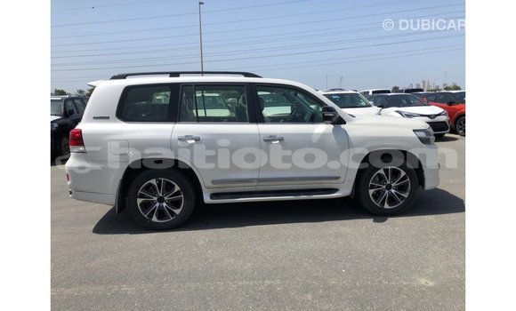 Buy Import Toyota Land Cruiser White Car in Import - Dubai in Artibonite Buy Import Toyota Land Cruiser White Car in Import - Dubai in Artibonite