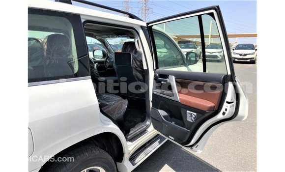 Buy Import Toyota Land Cruiser White Car in Import - Dubai in Artibonite Buy Import Toyota Land Cruiser White Car in Import - Dubai in Artibonite
