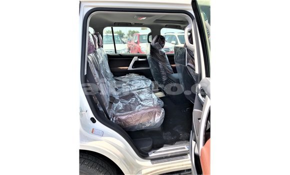 Buy Import Toyota Land Cruiser White Car in Import - Dubai in Artibonite Buy Import Toyota Land Cruiser White Car in Import - Dubai in Artibonite