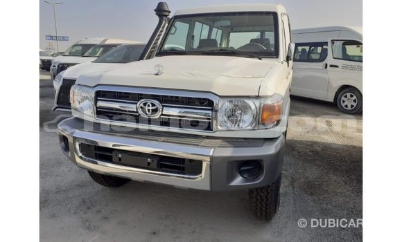 Acheter Import Voiture Toyota Land Cruiser Blanc à Import - Dubai, Artibonite Acheter Import Voiture Toyota Land Cruiser Blanc à Import - Dubai, Artibonite