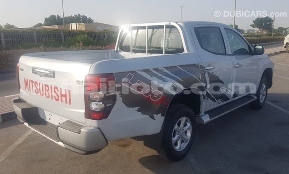 Acheter Import Voiture Mitsubishi L200 Blanc à Import - Dubai, Artibonite Acheter Import Voiture Mitsubishi L200 Blanc à Import - Dubai, Artibonite