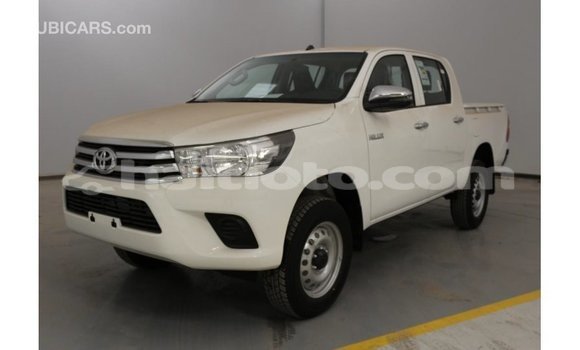 Acheter Import Voiture Toyota Hilux Blanc à Import - Dubai, Artibonite Acheter Import Voiture Toyota Hilux Blanc à Import - Dubai, Artibonite