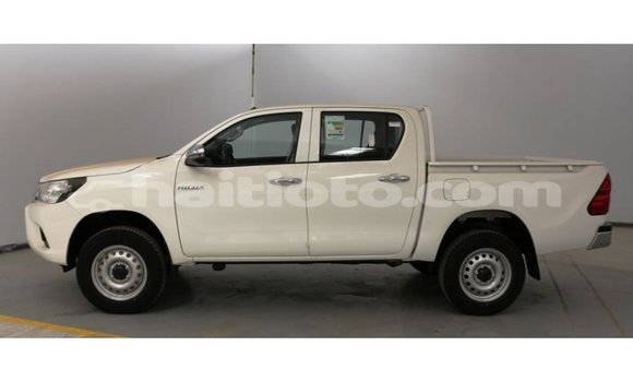 Acheter Import Voiture Toyota Hilux Blanc à Import - Dubai, Artibonite Acheter Import Voiture Toyota Hilux Blanc à Import - Dubai, Artibonite