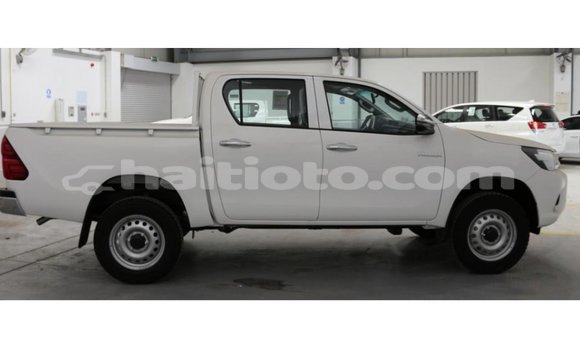 Acheter Import Voiture Toyota Hilux Blanc à Import - Dubai, Artibonite Acheter Import Voiture Toyota Hilux Blanc à Import - Dubai, Artibonite