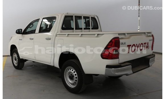 Acheter Import Voiture Toyota Hilux Blanc à Import - Dubai, Artibonite Acheter Import Voiture Toyota Hilux Blanc à Import - Dubai, Artibonite